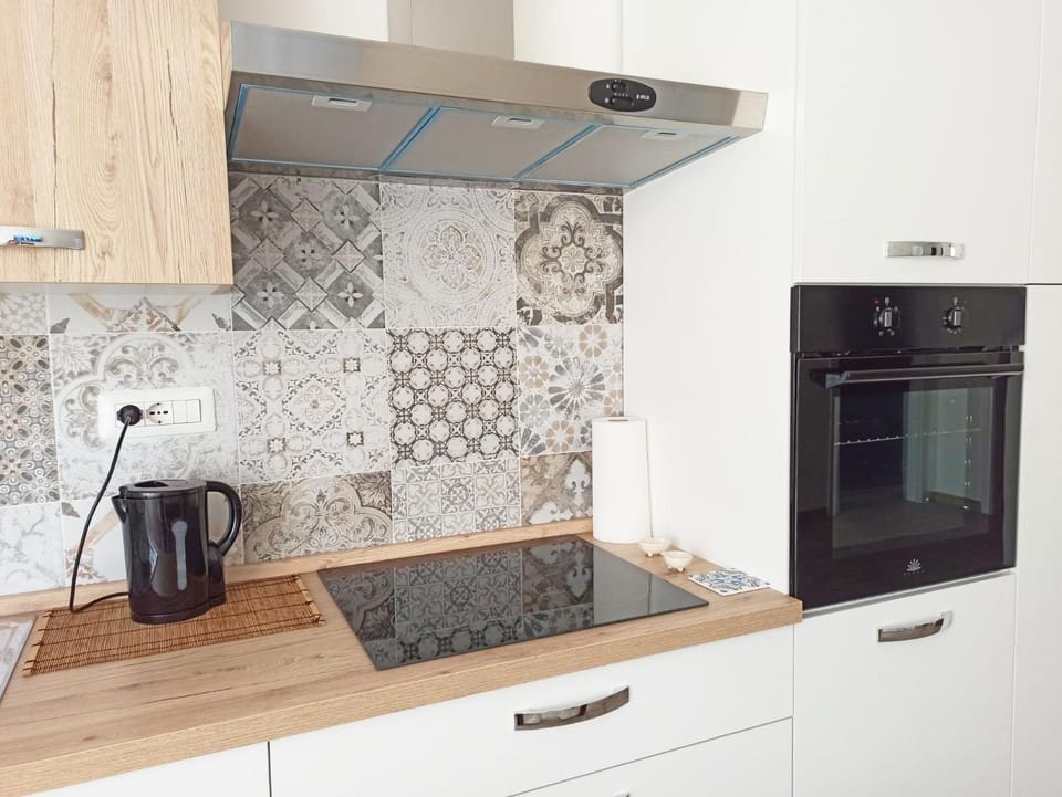 Coffee/tea facilities, Kitchen or kitchenette, Seating area, pet friendly, stove