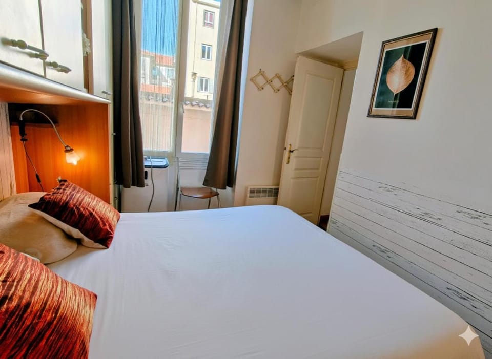 Central close to beaches and shops, up till 6 pers Apartment in Nice