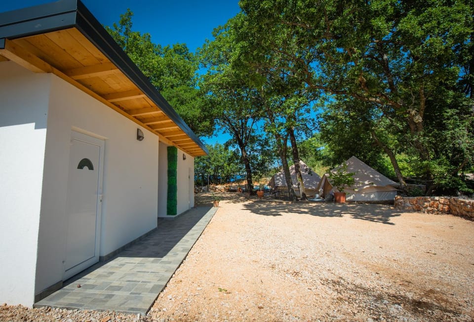 Rock Oak Glamping 3 Luxury tent in Imotski