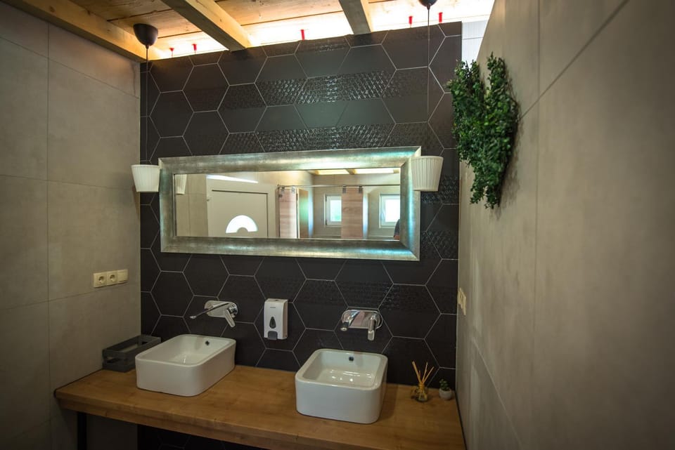 Rock Oak Glamping 3 Luxury tent in Imotski