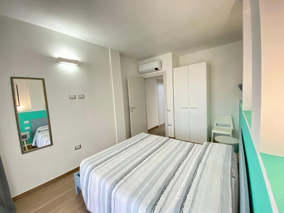 Bed, Photo of the whole room, Bedroom, wardrobe, air conditioner