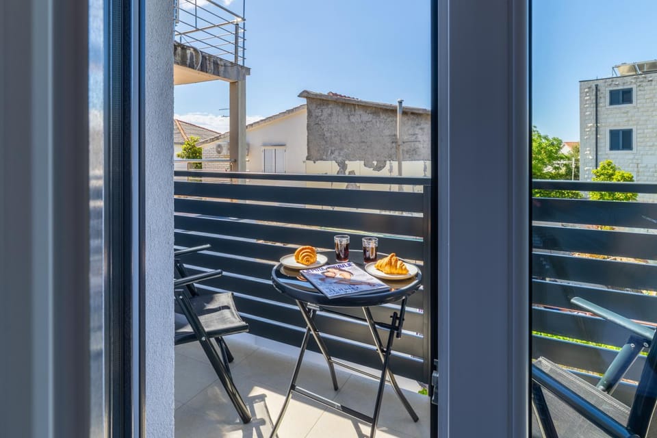 Day, View (from property/room), Balcony/Terrace, Continental breakfast