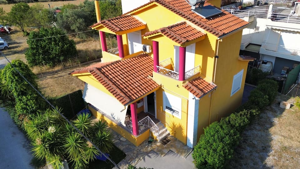 The Sunny House House in Magnesia Prefecture, Greece