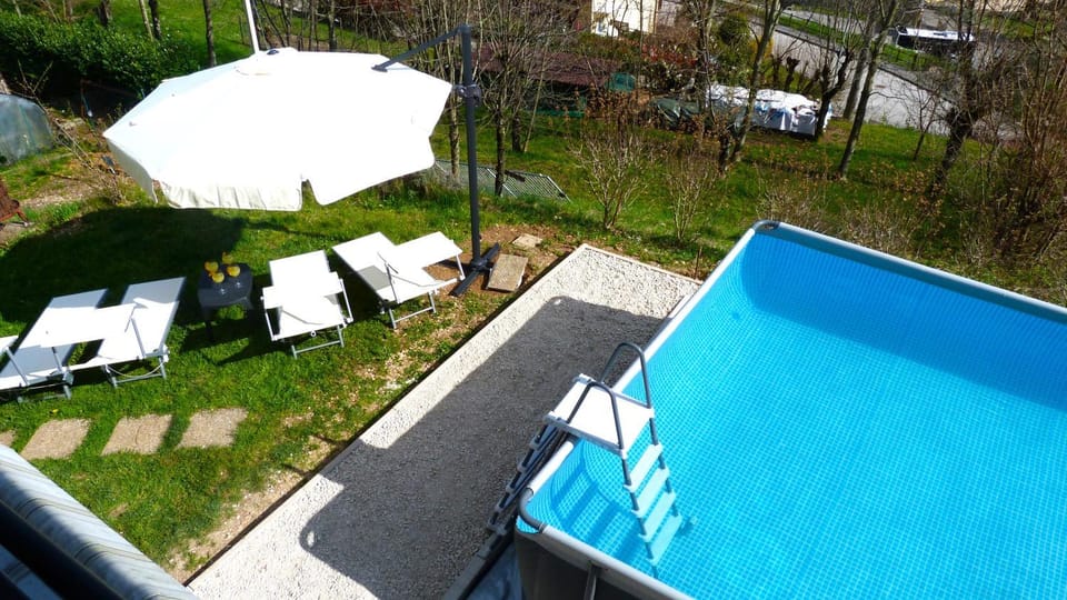 Garden view, Pool view, Swimming pool, sunbed