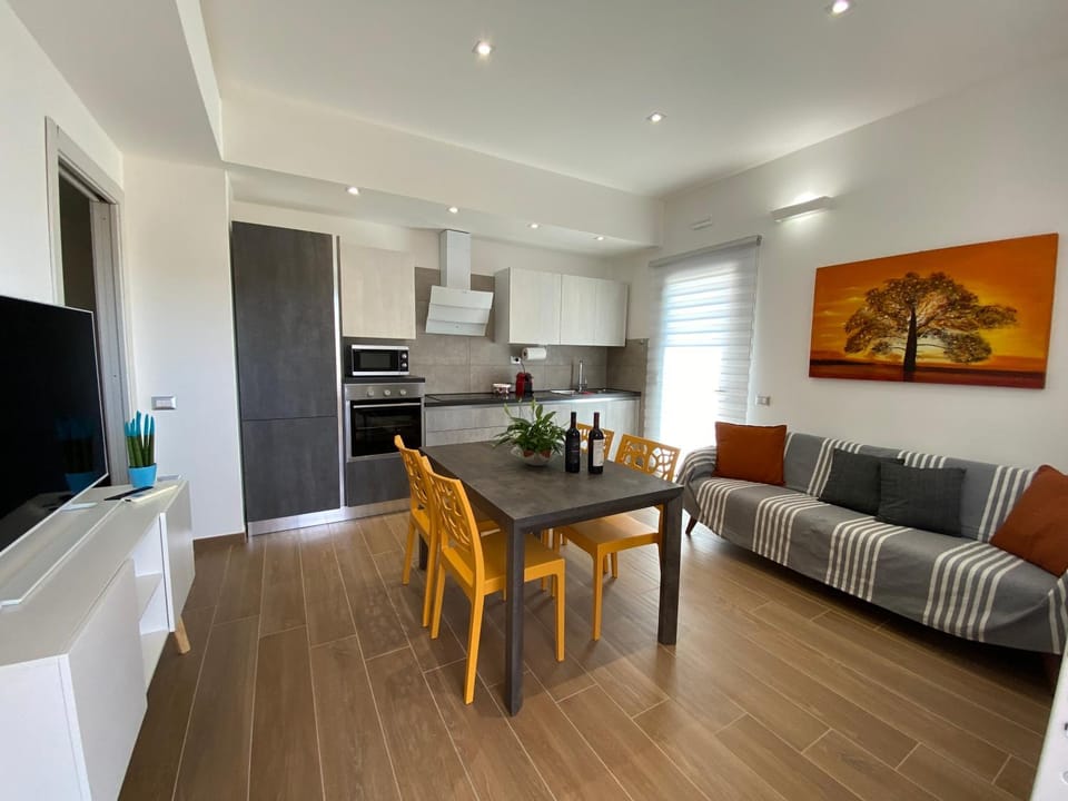Kitchen or kitchenette, Living room, Seating area, Dining area, minibar, pet friendly, stove