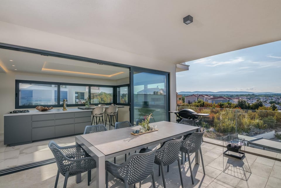 Balcony/Terrace, Dining area