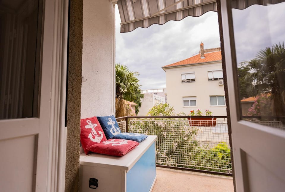 Day, Garden, View (from property/room), Balcony/Terrace, Living room, Seating area