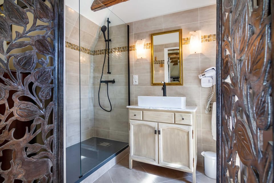 Shower, Bathroom, towels