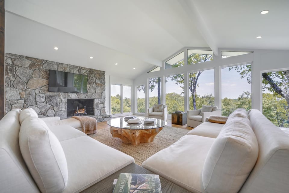 Luxurious Mountain Retreat w/ Long Range Views! House in Tennessee