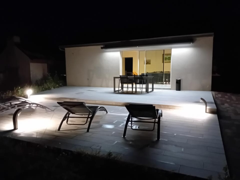 Patio, Night, Dining area