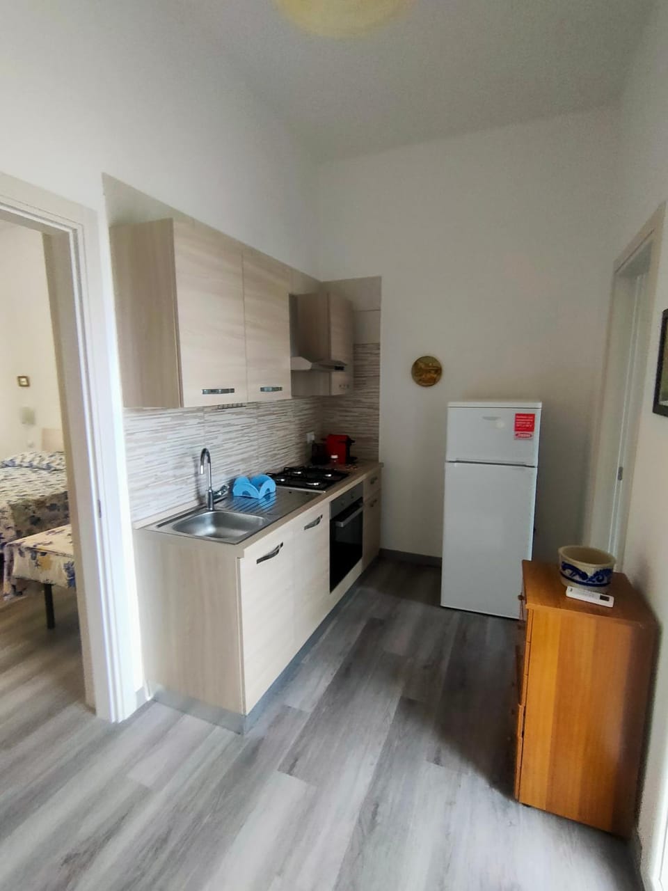 Kitchen or kitchenette, oven