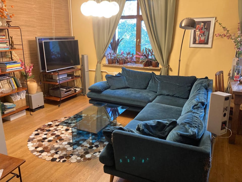 Communal lounge/ TV room, TV and multimedia, Living room, Seating area