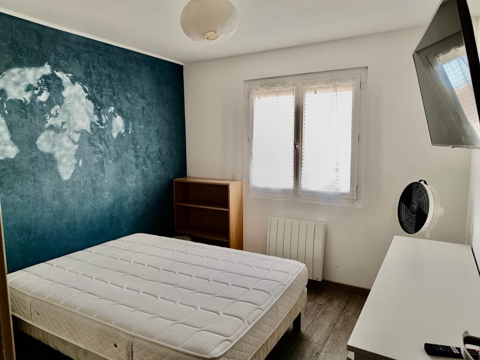 Bed, TV and multimedia