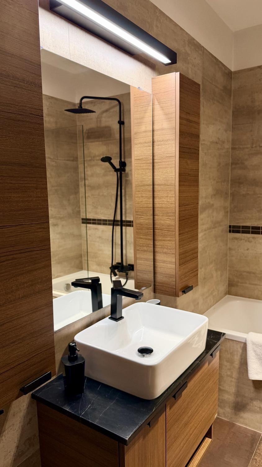 Bathroom, Bath