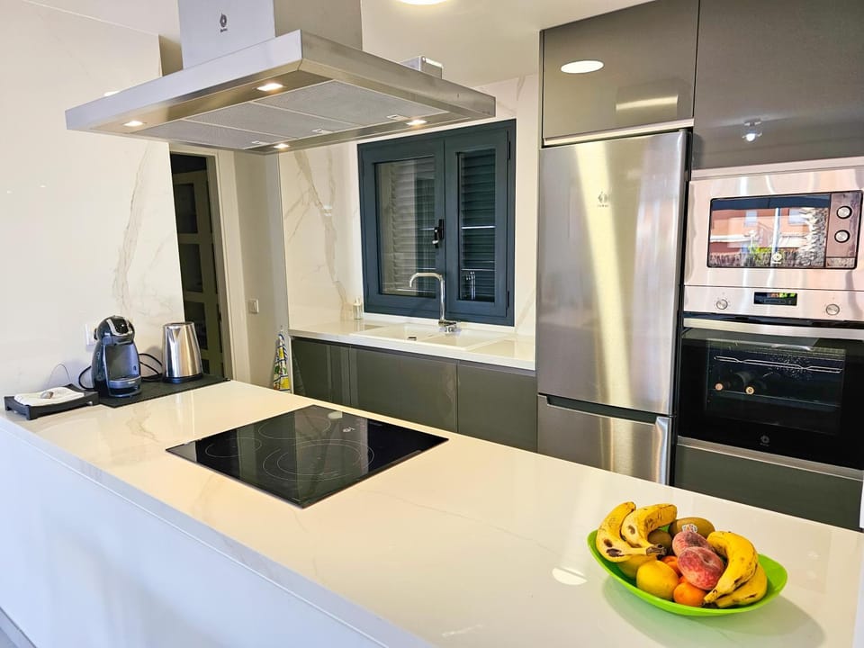 Kitchen or kitchenette, Food and drinks, minibar, pet friendly, stove, toaster