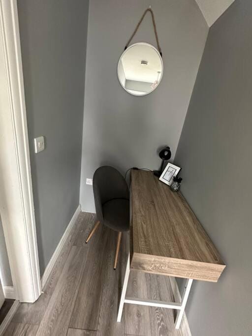 Fabulous 3bed off street parking Apartment in Stafford