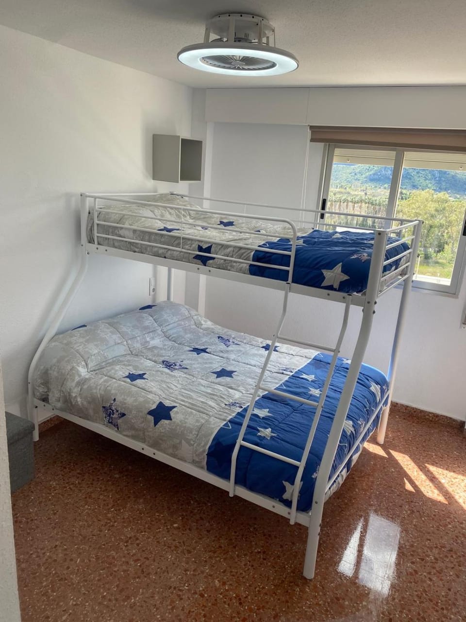 Bed, bunk bed