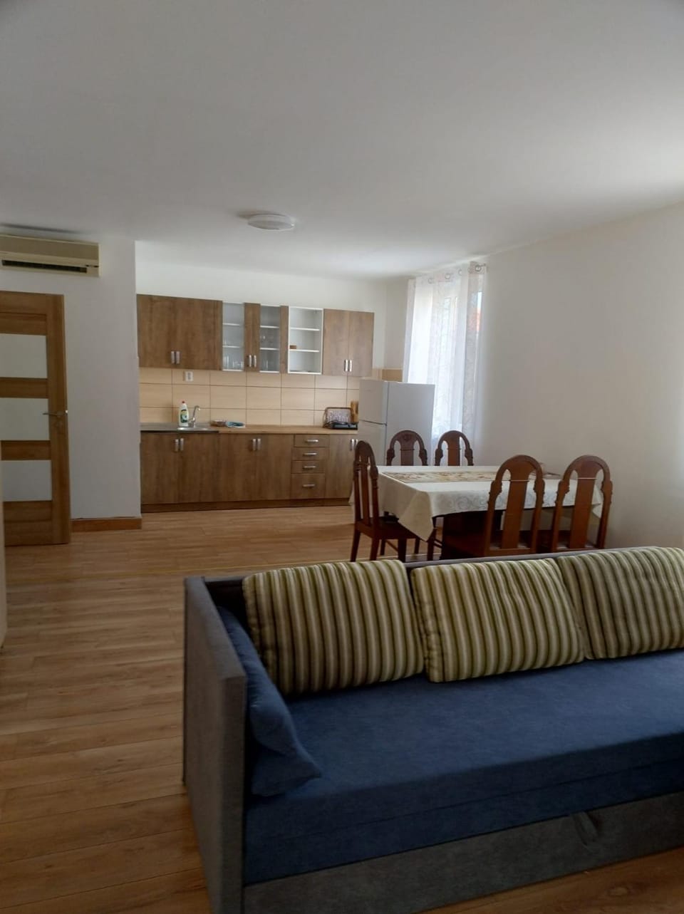 Kitchen or kitchenette, Living room, stove