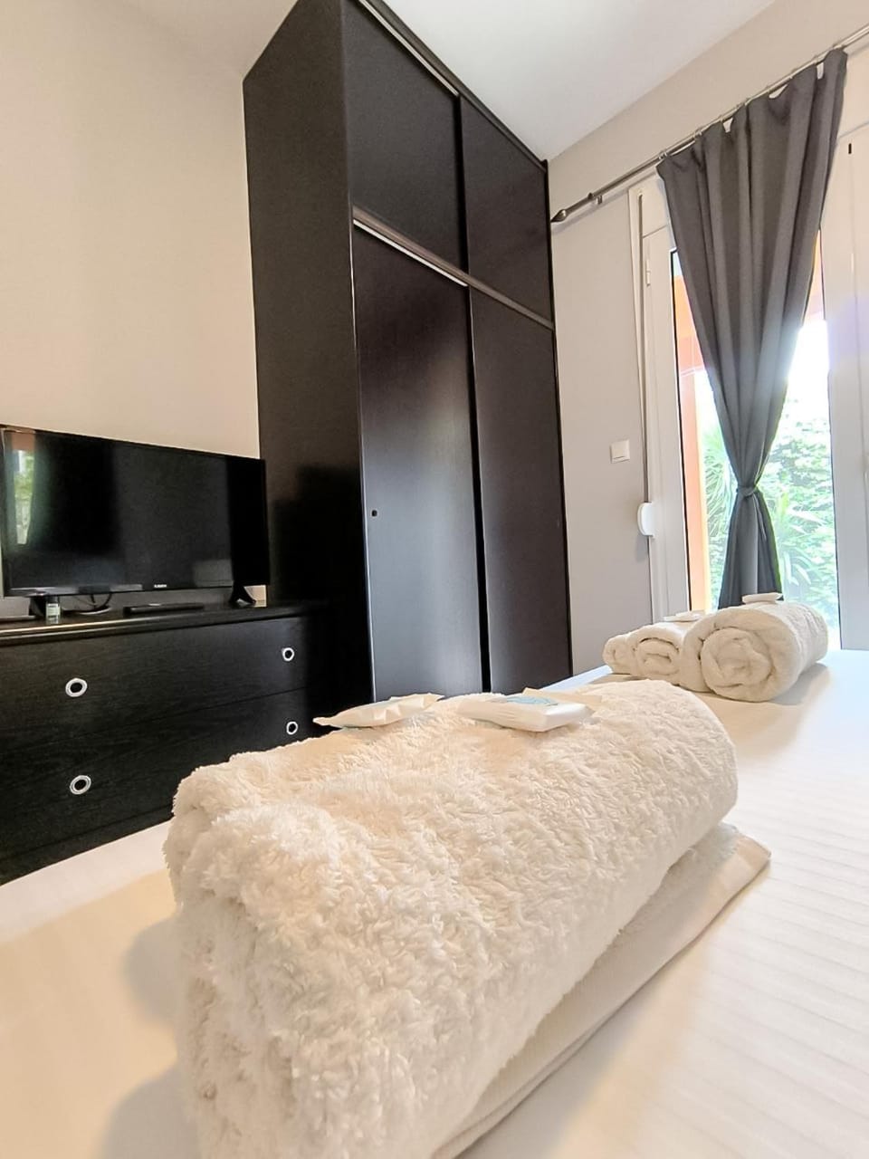 Bed, Bedroom, towels, wardrobe