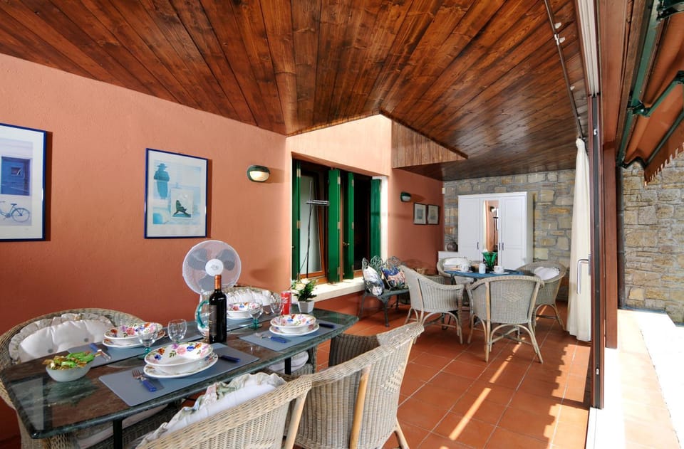 Patio, Dining area