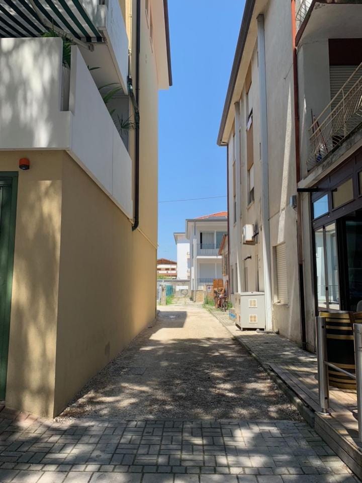 Property building, Day, Street view