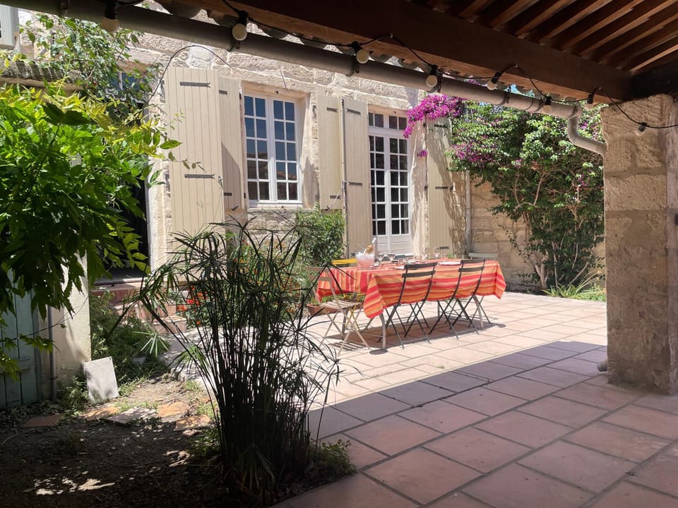 Patio, Dining area
