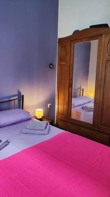 Yellow and blue relax house House in Pireas