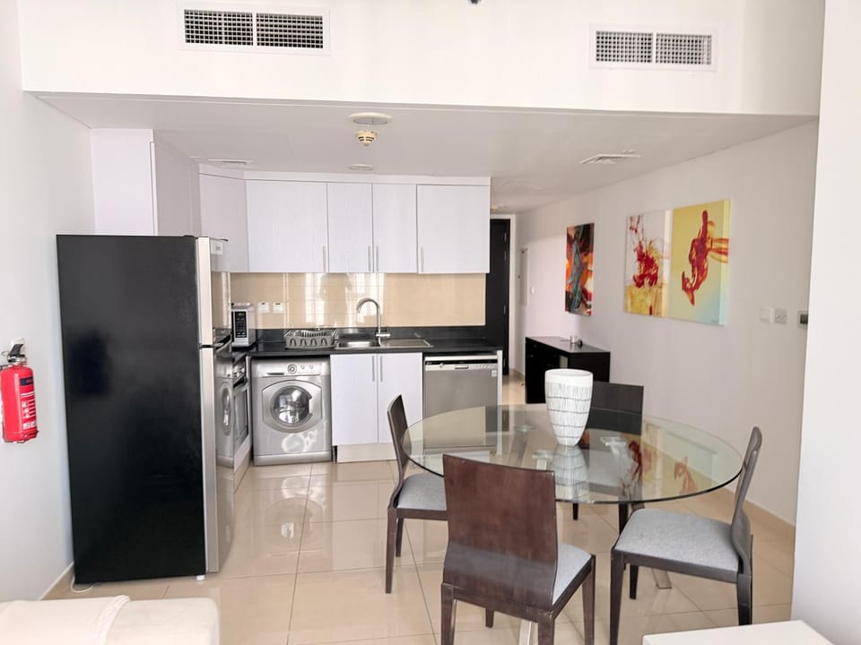 ModernLux - Luxury Duplex 1 BR in Movenpick Hotel JLT with Lake View Apartment in Dubai