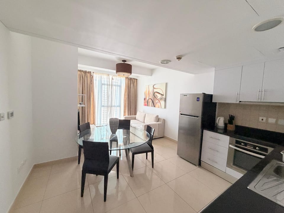ModernLux - Luxury Duplex 1 BR in Movenpick Hotel JLT with Lake View Apartment in Dubai