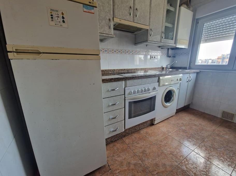 626A Tres dormitorios con garaje by R2R Consulting Apartment in Oviedo