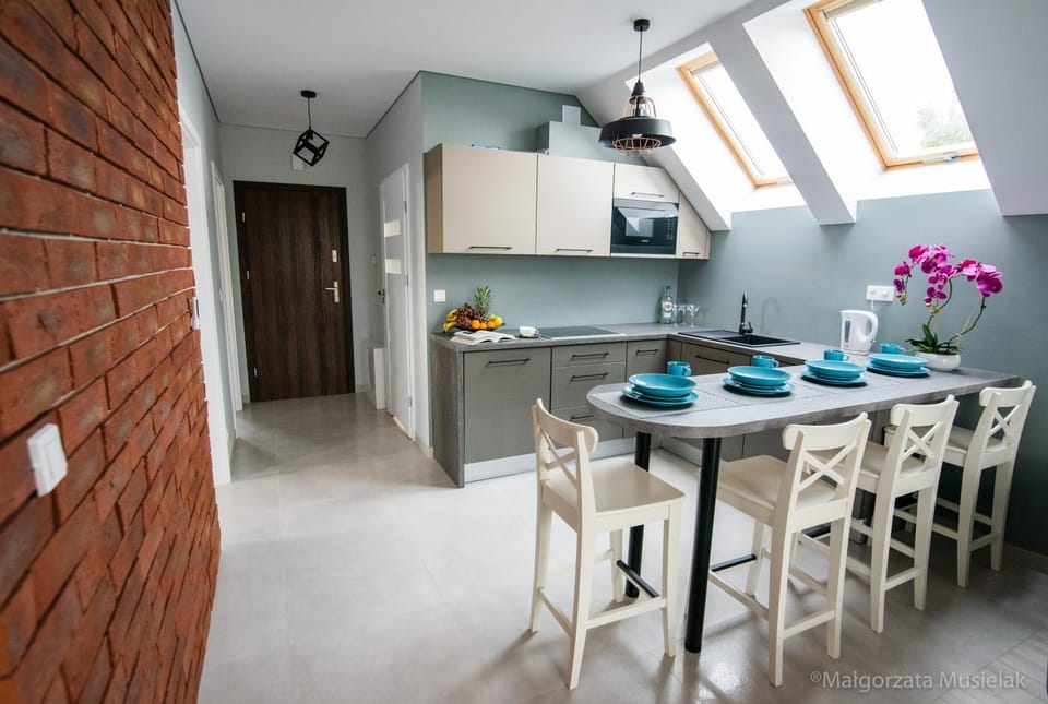 Kitchen or kitchenette, Dining area, dishwasher, microwave, minibar, pet friendly, stove