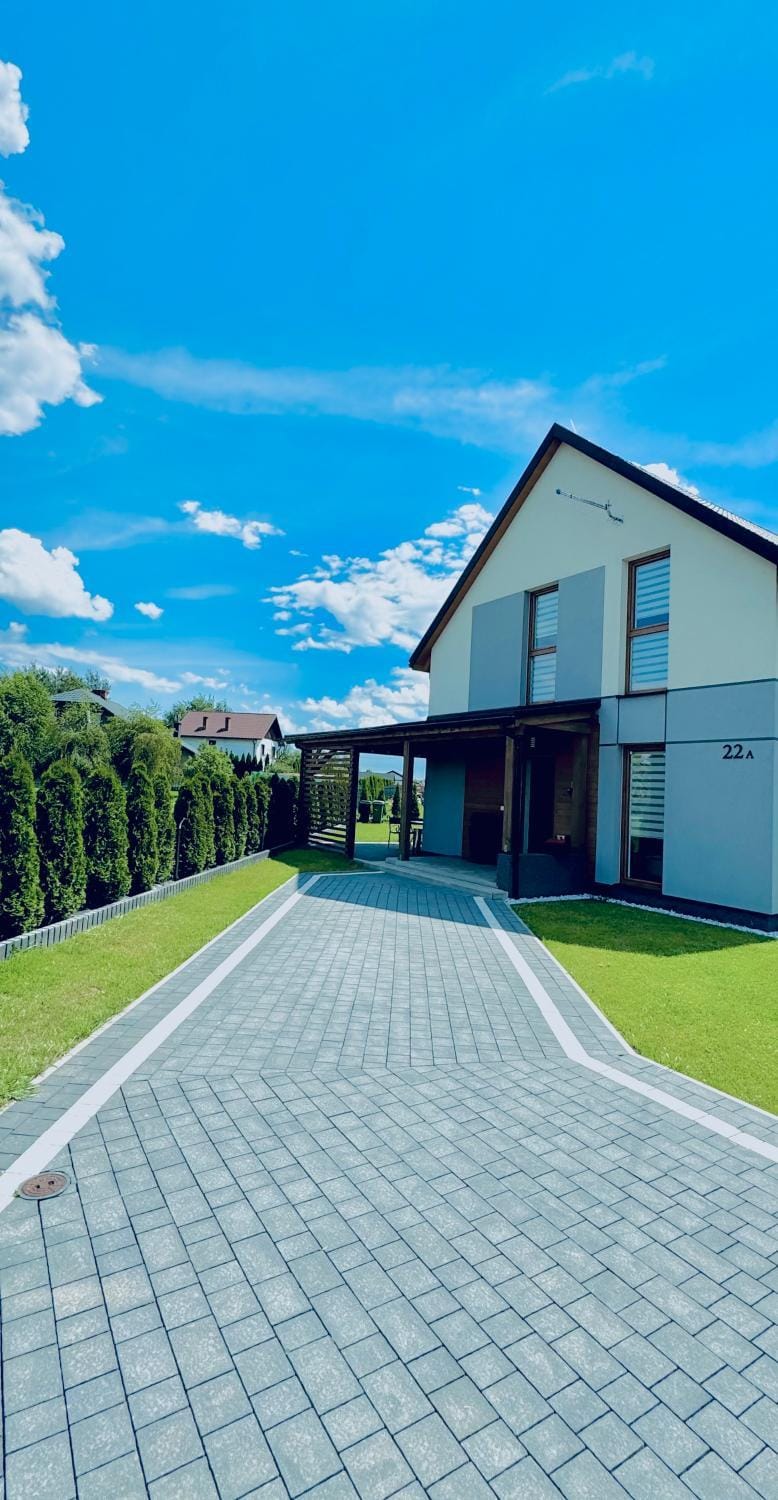 Property building, Spring, Day, Natural landscape, Garden, Garden view