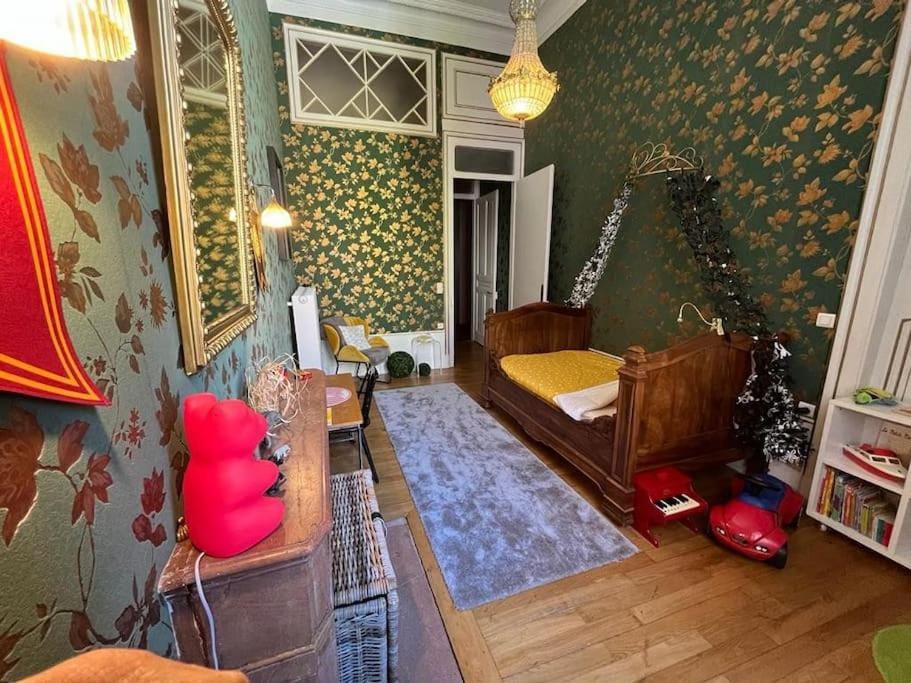 Bed, Bedroom