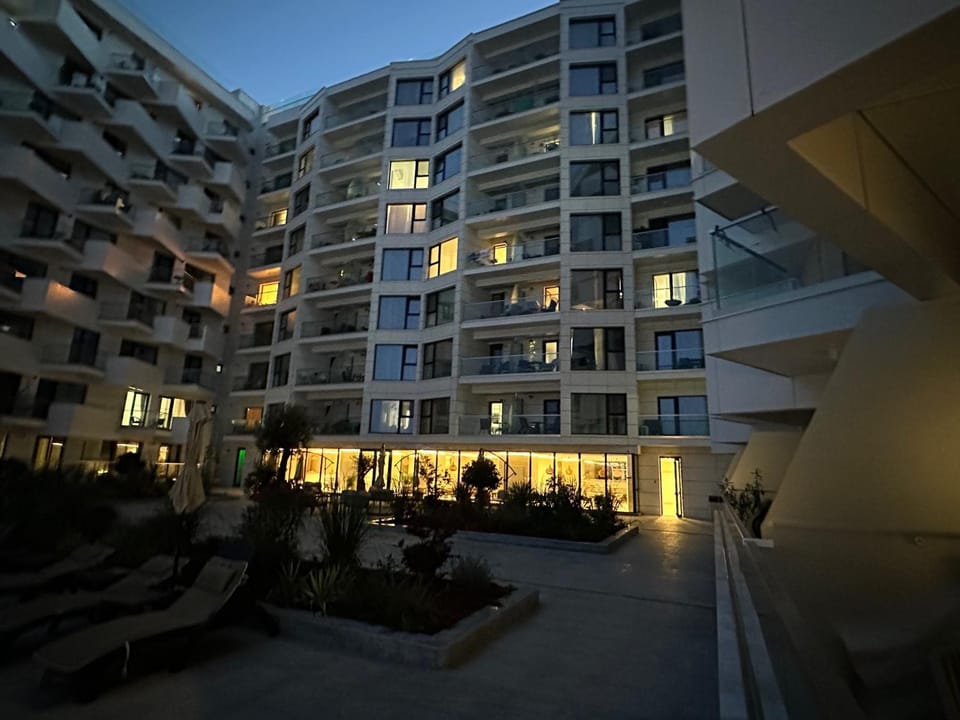 Aqua Infinity- Pool & SPA Resort Apartment in Constanța County