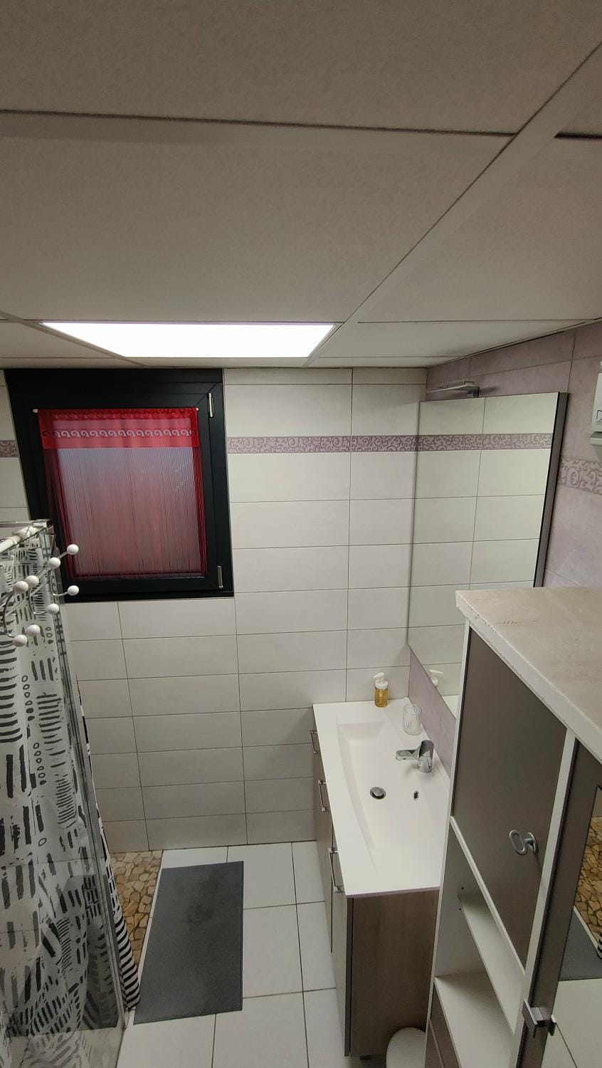 Shower, Bathroom, towels