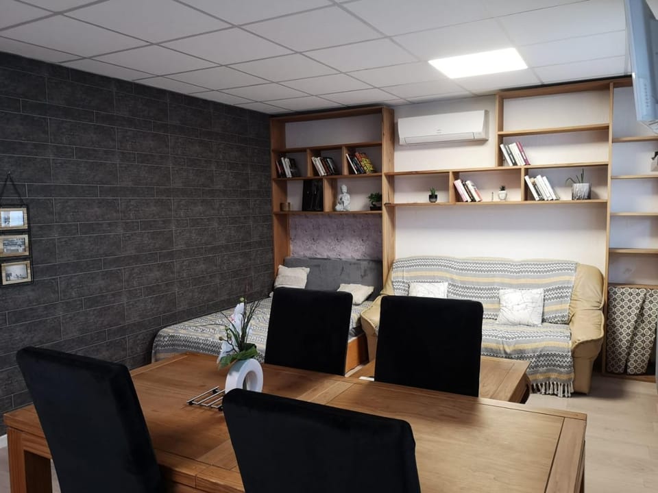 Library, TV and multimedia, Living room