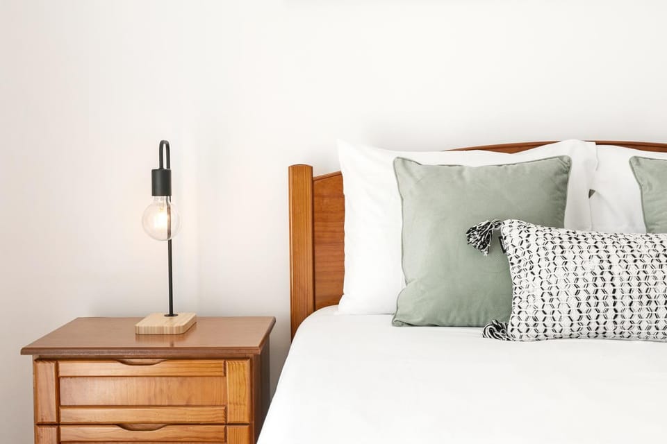 Bed, Photo of the whole room, Decorative detail, Bedroom