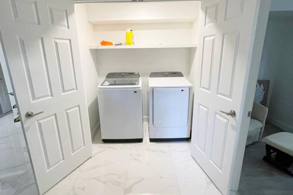 Stylish and luxurious apartment basement unit House in Longueuil