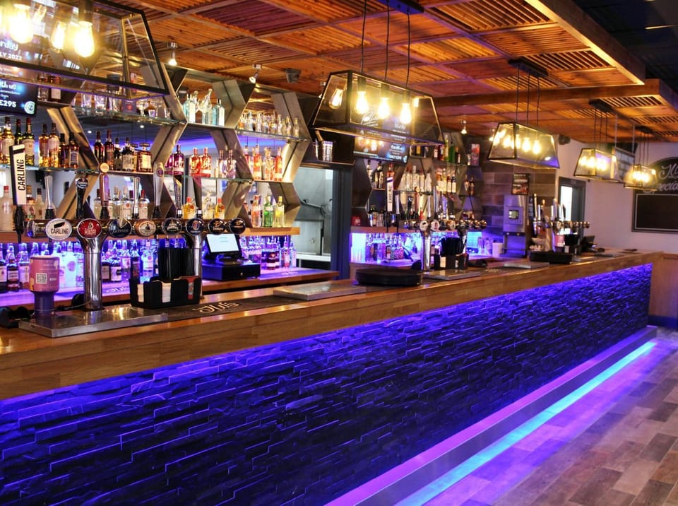 Restaurant/places to eat, Restaurant/places to eat