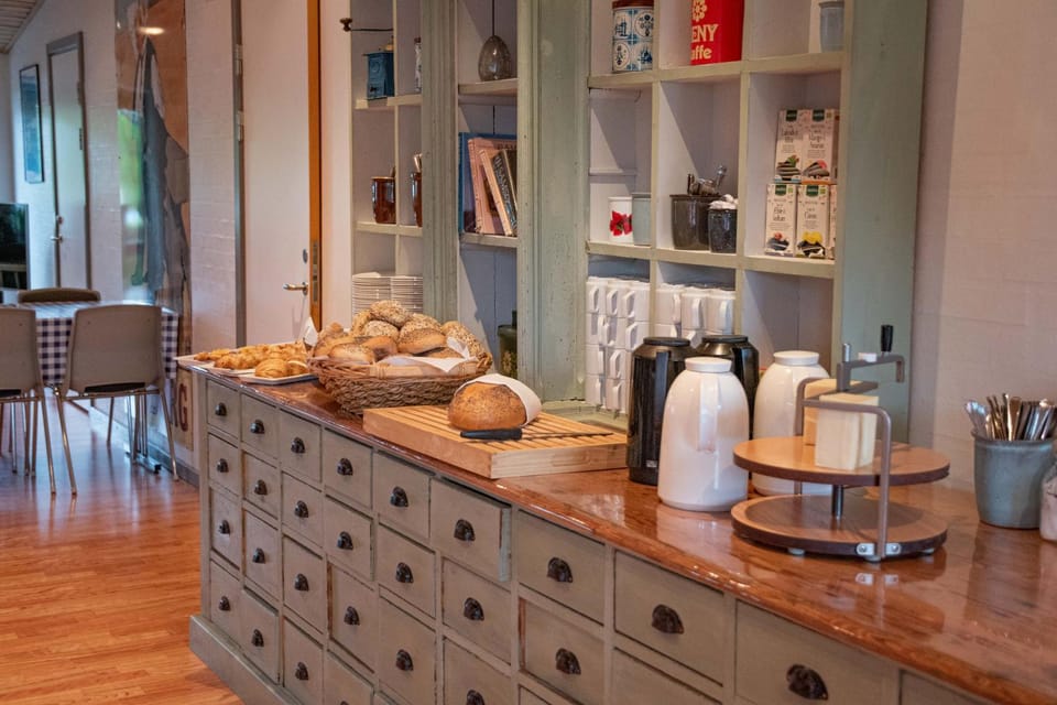 Coffee/tea facilities, Food and drinks, Food, Breakfast, Buffet breakfast