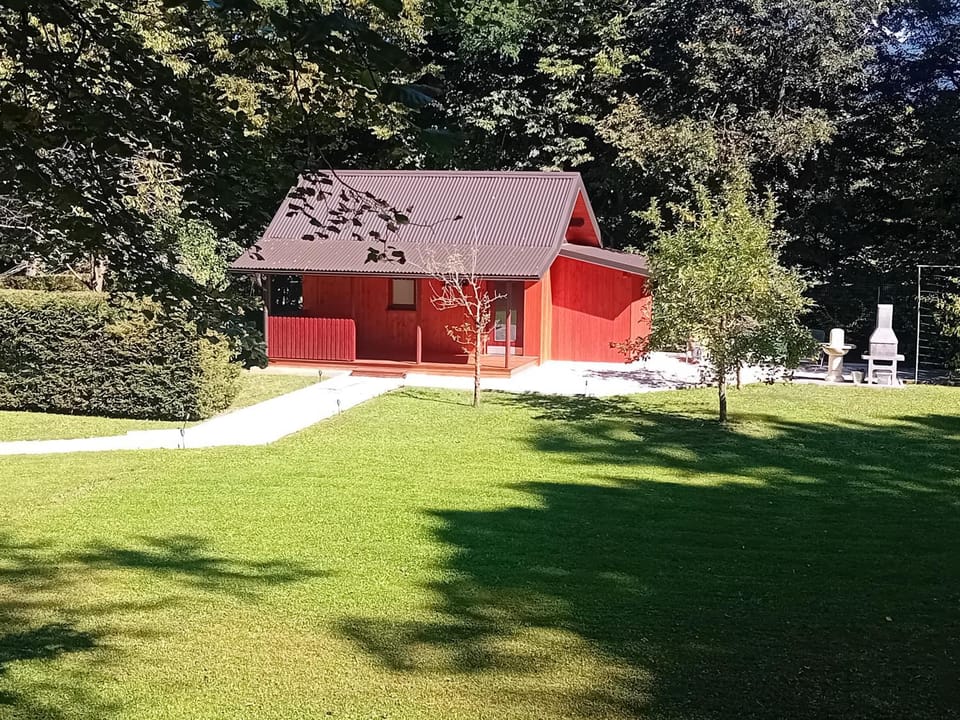 Wooden house Ažbe Apartment in Bled