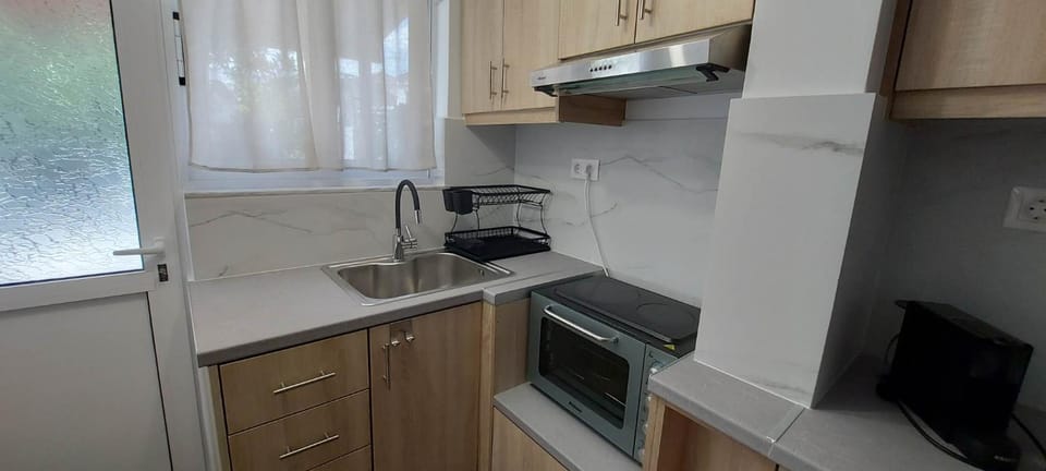 Kitchen or kitchenette, pet friendly, stove