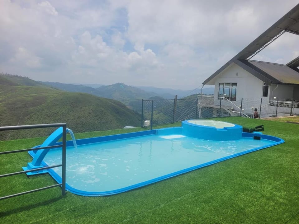 Castra villas - Pool Villa in Parunthumpara Apartment in Kerala