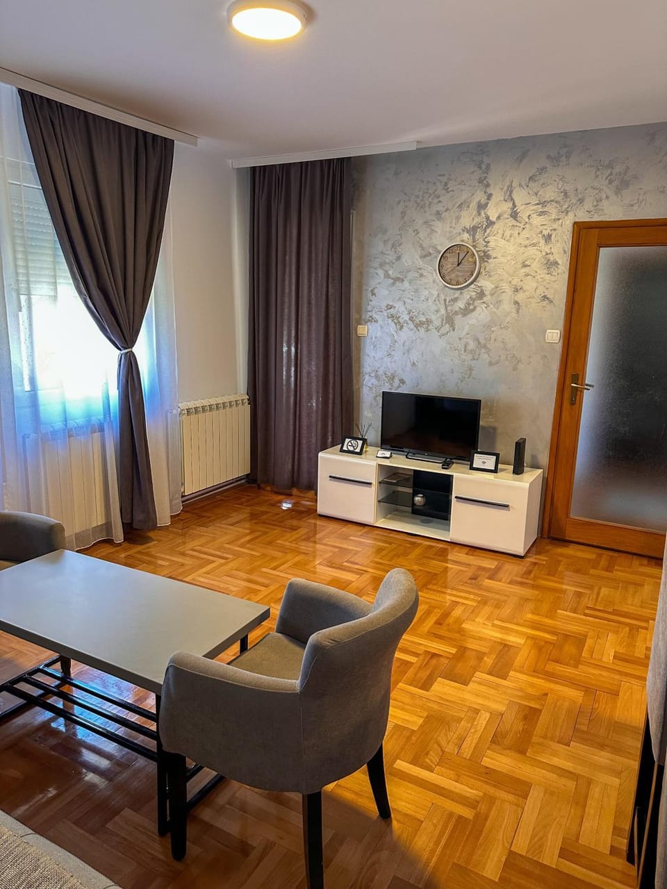 TV and multimedia, Living room, Seating area