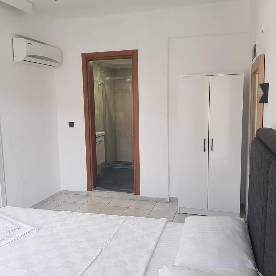 Bed, Bedroom, wardrobe, air conditioner