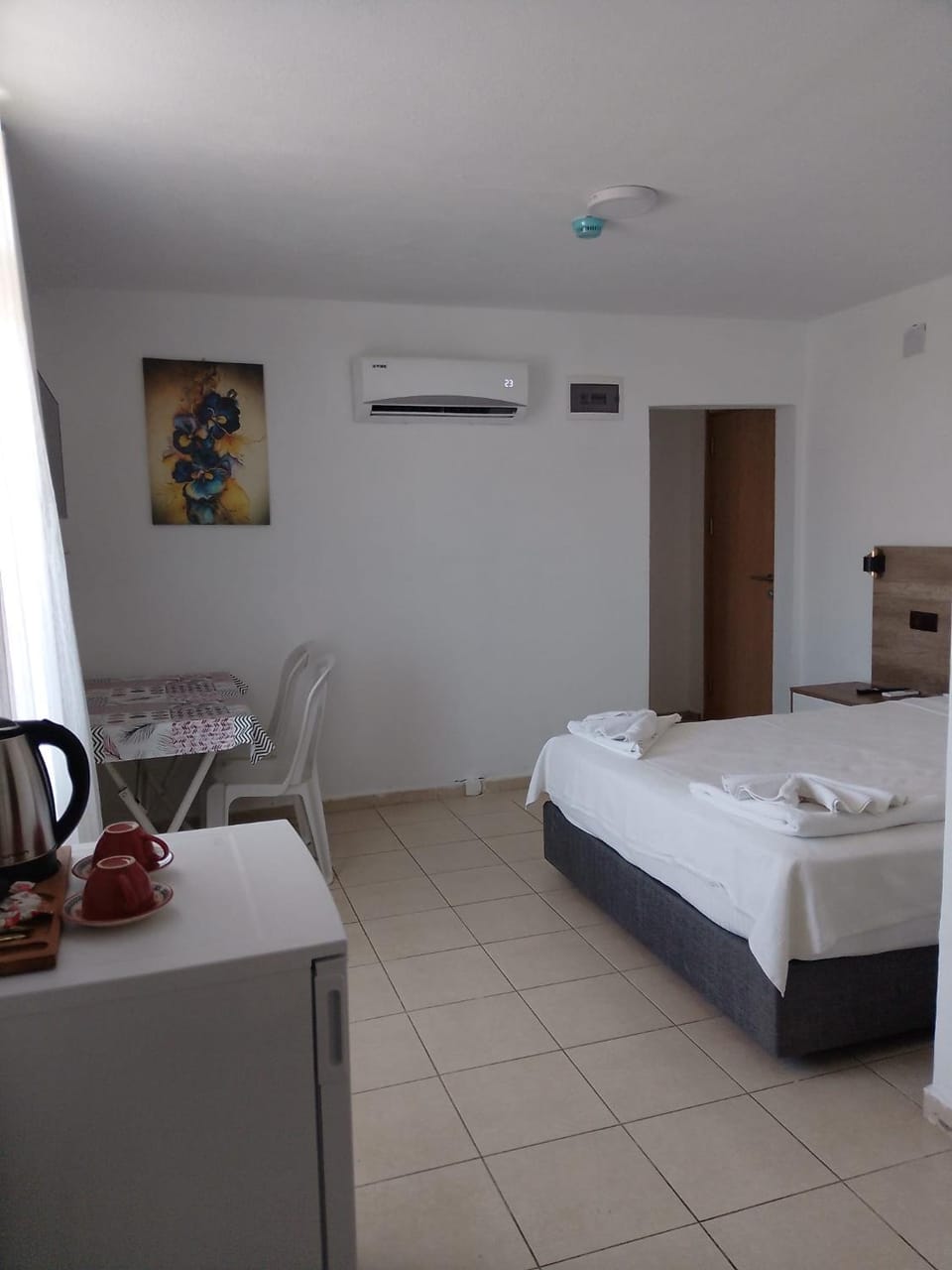 Bed, Bedroom, air conditioner