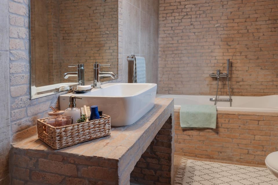 Bathroom, Bath, towels