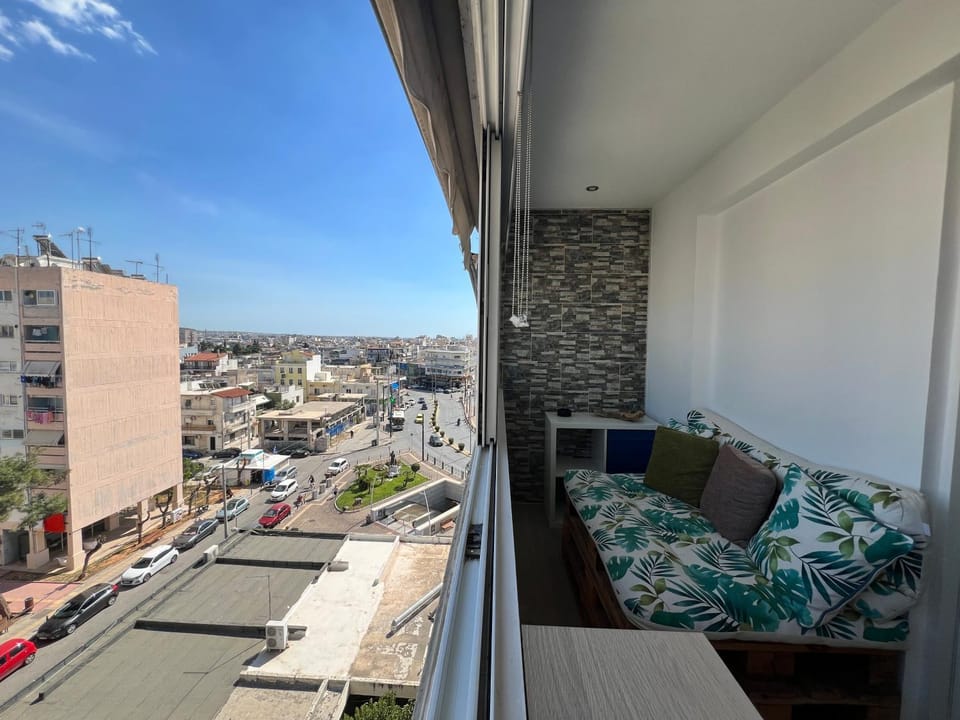 View (from property/room), Balcony/Terrace, City view