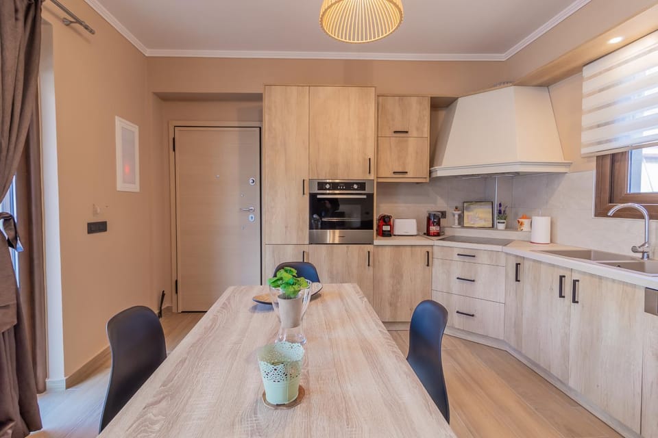 Coffee/tea facilities, Kitchen or kitchenette, Dining area, pet friendly, stove, toaster
