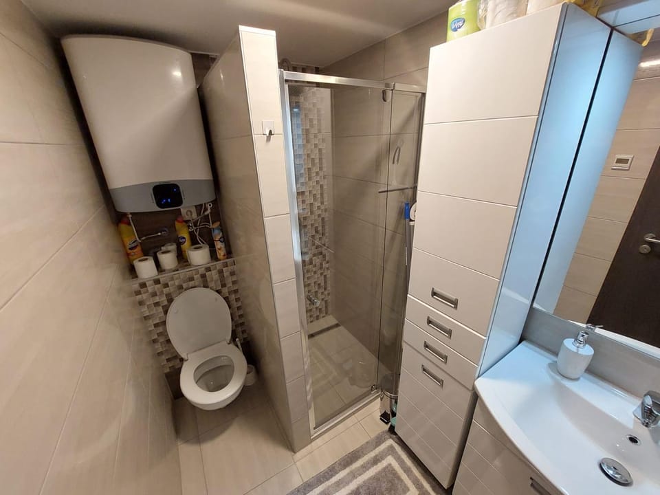 Shower, Toilet, Bathroom